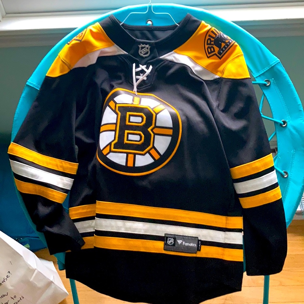 Yellow and black Boston bruins jersey size medium